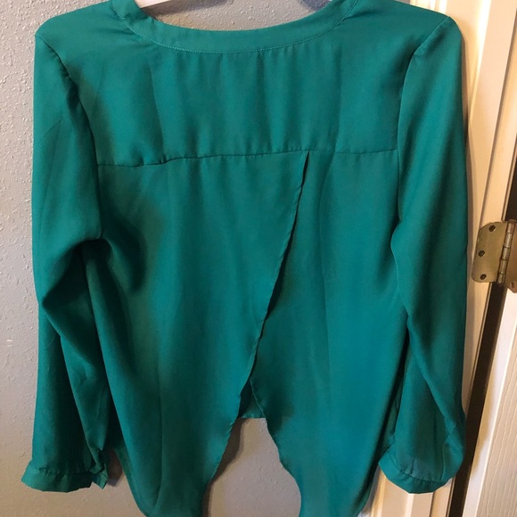 Green blouse sheer - Picture 3 of 3